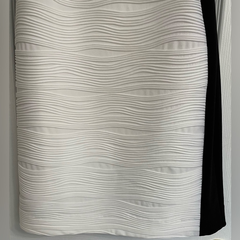 Joseph Ribkoff Asymmetrical Black and White Sleeveless Dress Size 10 - Picture 4 of 13